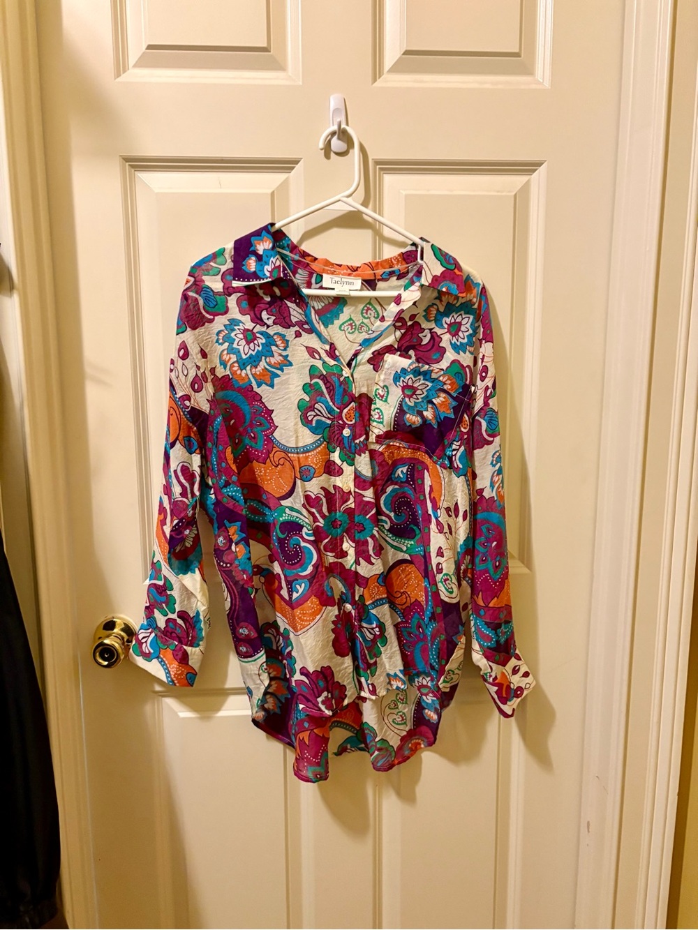 Taelynn Cream Paisley-Print Button-Down Shirt with Magenta & Teal